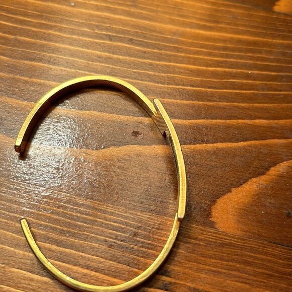 Vintage Avon Gold Tone Cuff Bracelet- Counterparts - Picture 3 of 6